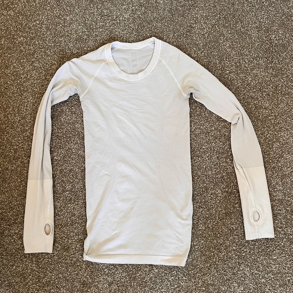 LULULEMON- Long Sleeve top